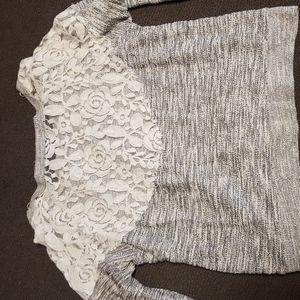 Junior's lace back top